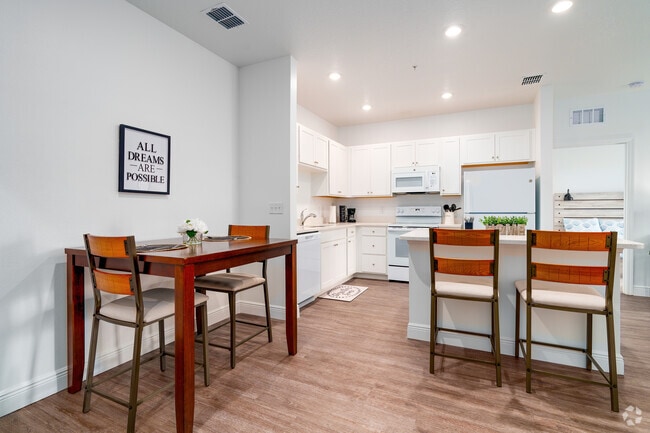 2BR, 2BA - 1008SF - Kitchen - Heritage Key Villas