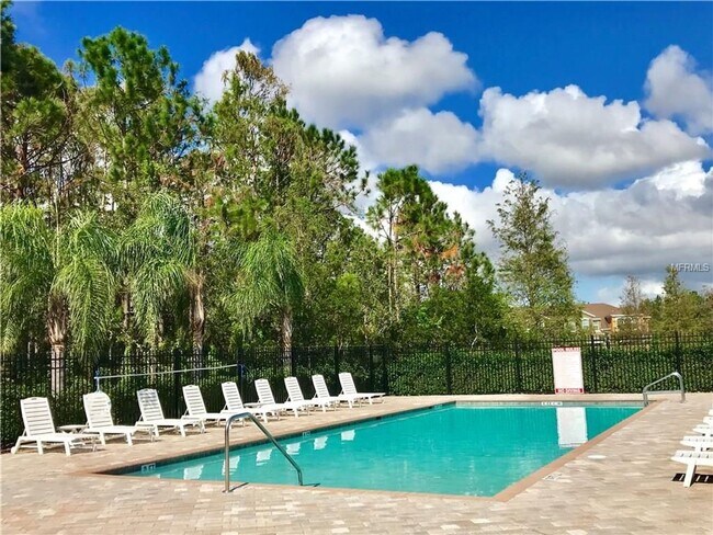 Photo - Charming 3-Bedroom Townhome in Classic Lak...