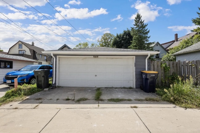 Photo - 5720 W Rogers St