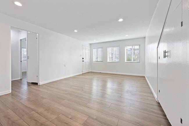 Living Room - 278 Ash Ave Unit 278