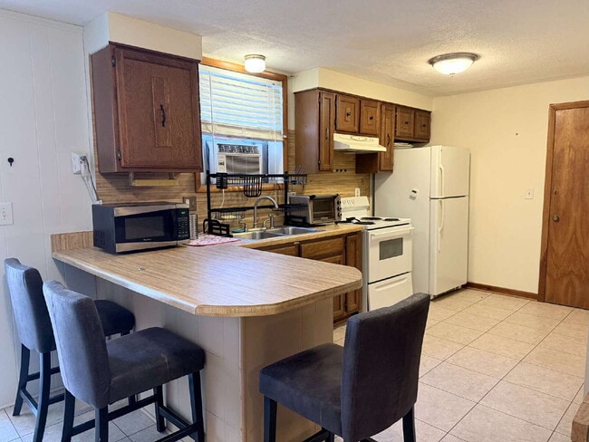 Photo - Spacious 1BR / 1BA Basement Apartment Just Minutes From Town Unit Basement  2