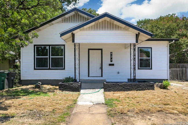 Building Photo - 427 E Southcross