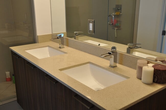 Master Bathroom - 5300 Paseo Blvd Unidad 1209