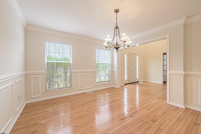 Photo - 305 Joann Dr