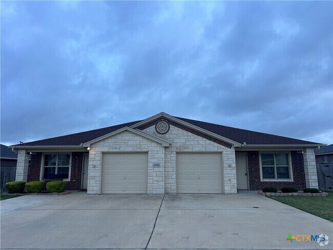 Building Photo - 4606 Cambridge Dr Rental