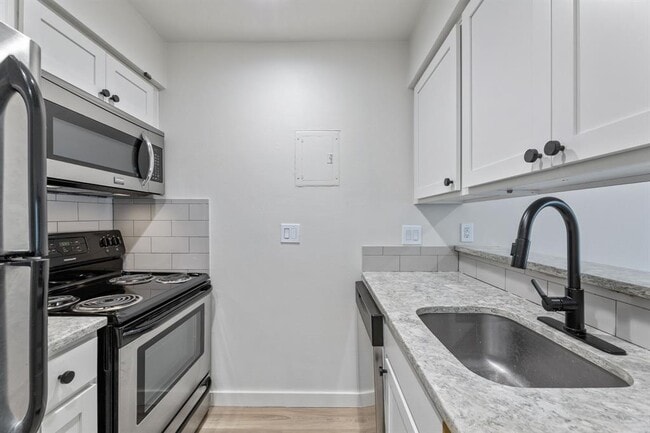 Photo - 3819 Southway Dr Unit 108