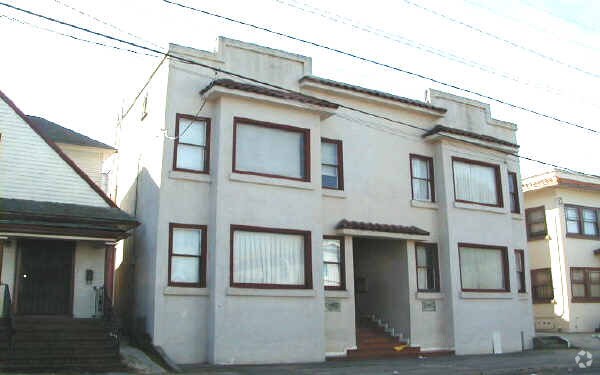 Photo - Creighton Apartments