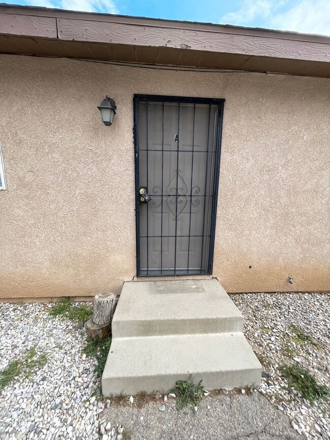 Building Photo - 15268 Sequoia St Unit #A