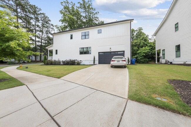Photo - 800 Gannett St
