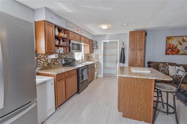 Photo - 3112 Oranole Rd