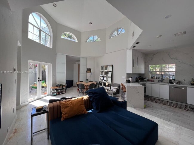 Photo - 3070 Allamanda St Unit J