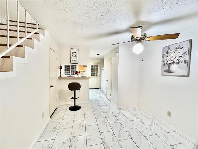 Photo - 625 Carriagehouse Ln Unit G 1