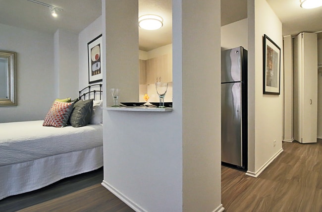 Photo - 1127 N Dearborn St