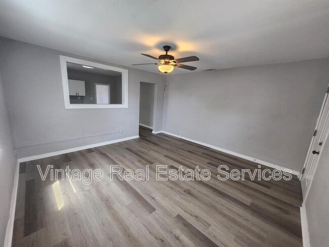 Photo - 2406 E Clark St Unidad #A
