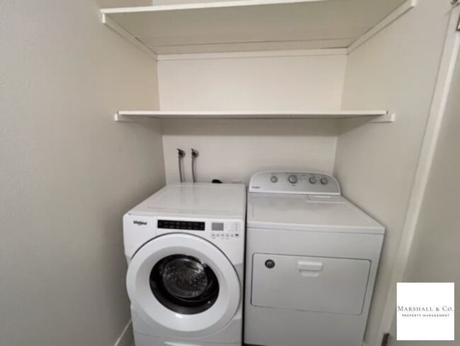 Photo - Contemp. 3BD/2.5 BA TOWNHOUSE W LRG ROOMS,...