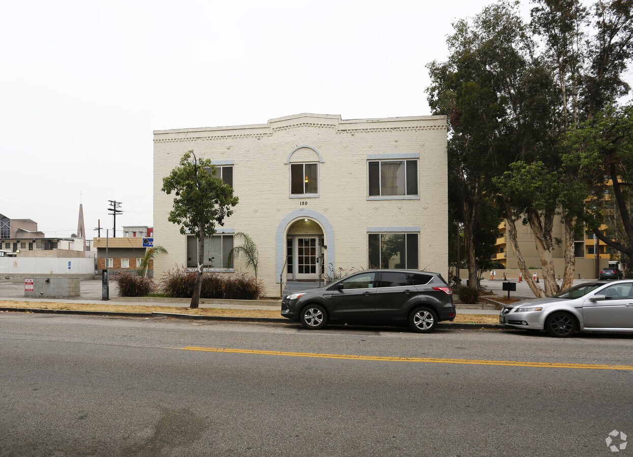 Building - 120 S Louise St