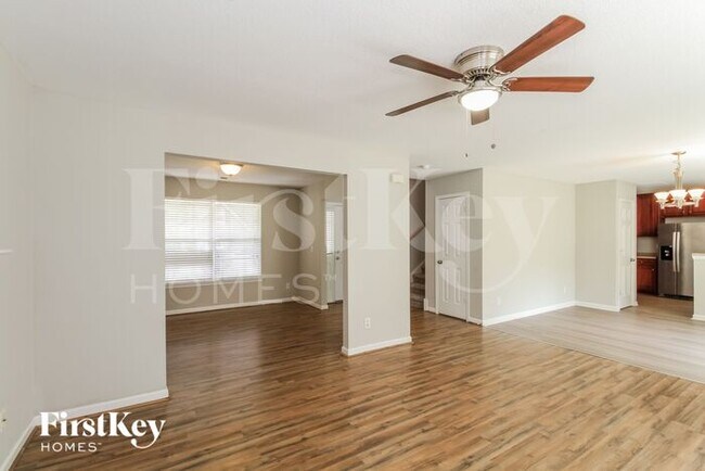 Photo - 127 Meadowvale Ln