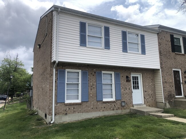 Building Photo - 222 Hedgewood Ct Rental