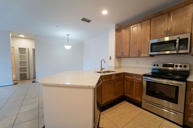 Photo - 3/2 Apartment with Garage Unit Florida Club