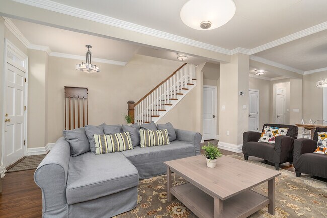 Photo - 2650 Woodley Pl NW