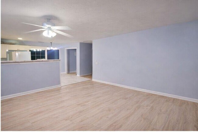 Photo - 1637 Roman Point Dr