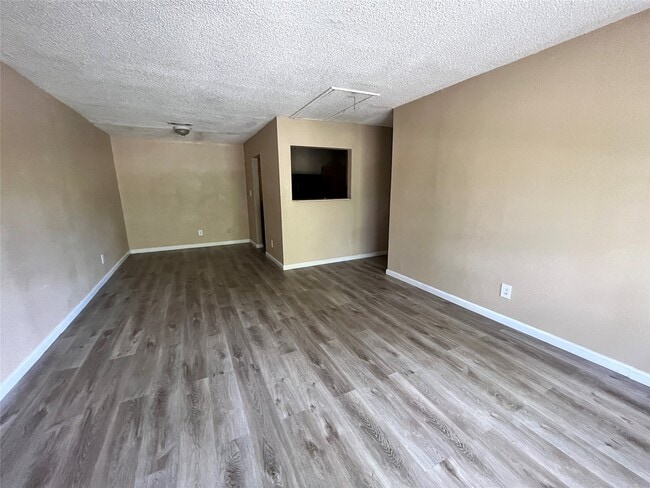 Building Photo - 10235 Algiers Rd Unit 2