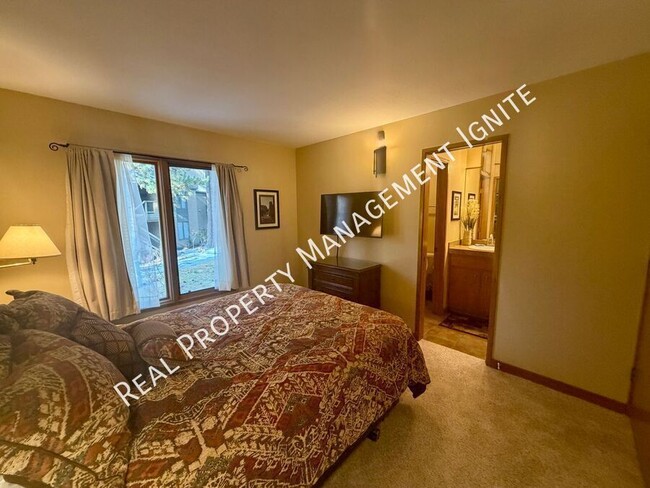 Photo - 19717 SW Mount Bachelor Dr