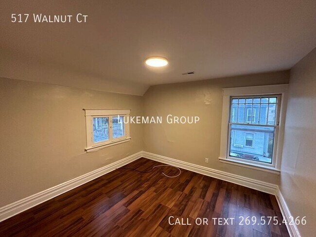 Photo - 517 Walnut Ct
