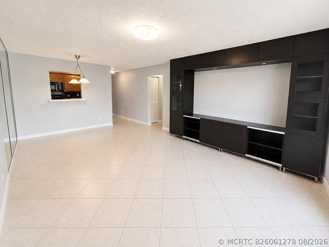 4116 NW 88th Ave Unit 207