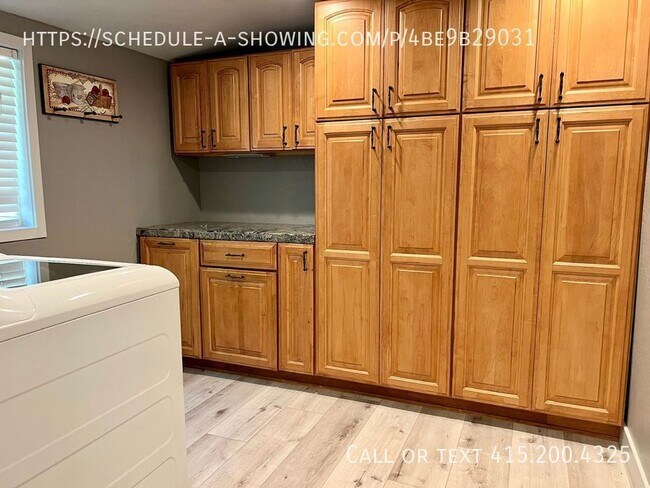 Photo - **Move-In Special: First Month Free!** Bea...