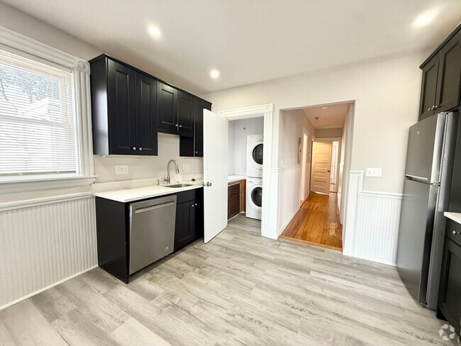 Building Photo - 71 Saxton St Unit 3 Rental
