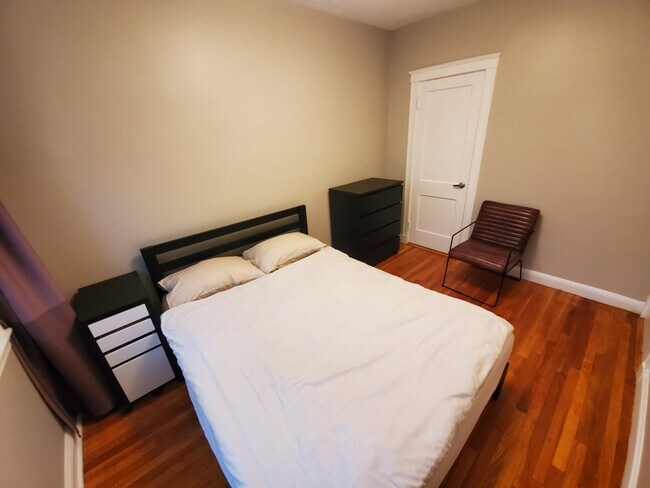 Photo - 179 Kent St Unit 4