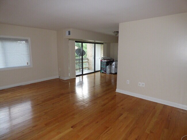 Photo - 6300-9 Hil Mar Drive