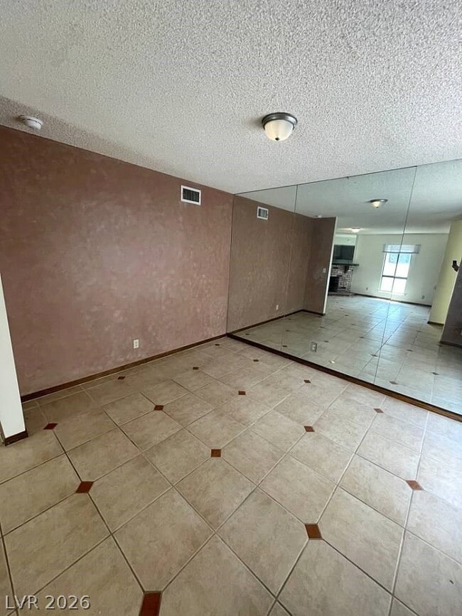 Photo - 600 Woodmount Dr