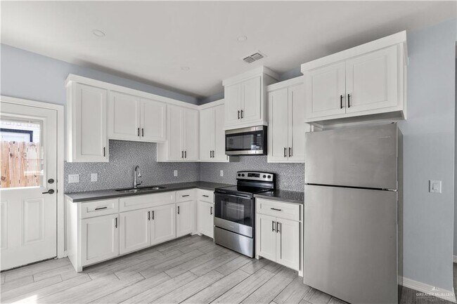 713 N Maryland St Unit 4