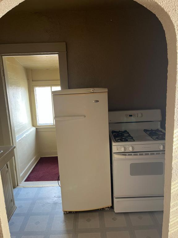 Photo - 512 W Broadway St