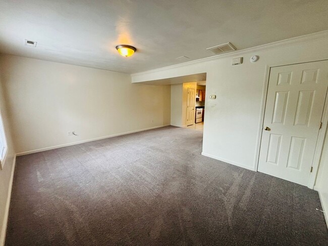 Photo - 3 Bedroom 2.5 Bathroom Townhouse
