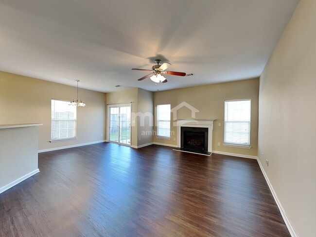 Photo - 124 Barrington Dr