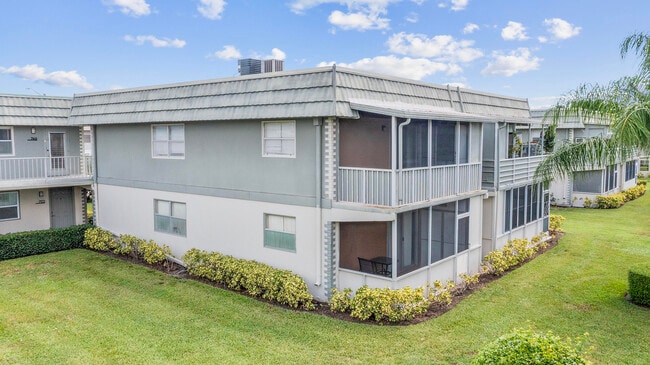 Photo - 723 Flanders Dr