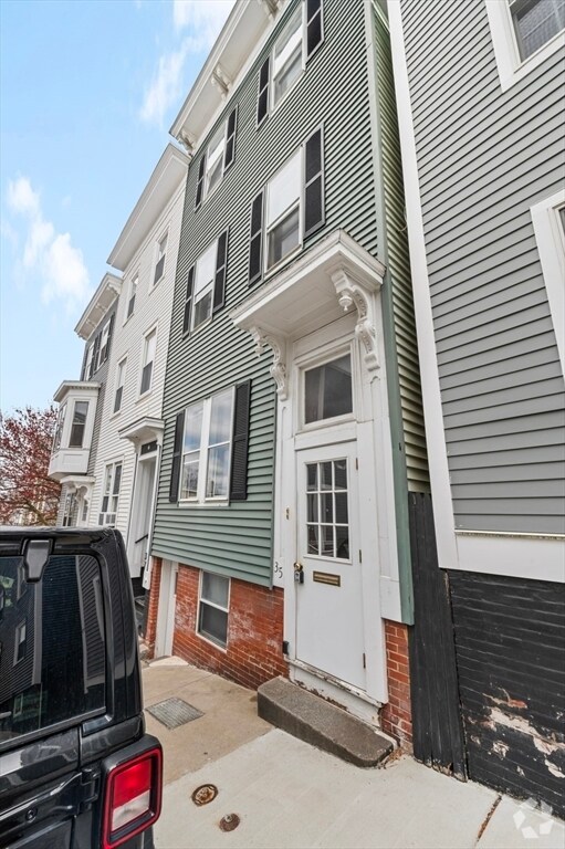 Building Photo - 35 Allston St Unit 1 Rental