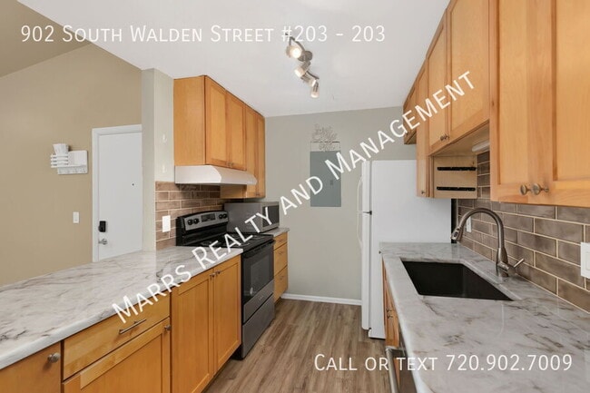 Photo - 902 S Walden St