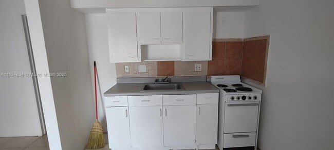 Photo - 101 NW 29th Ave Unit 3