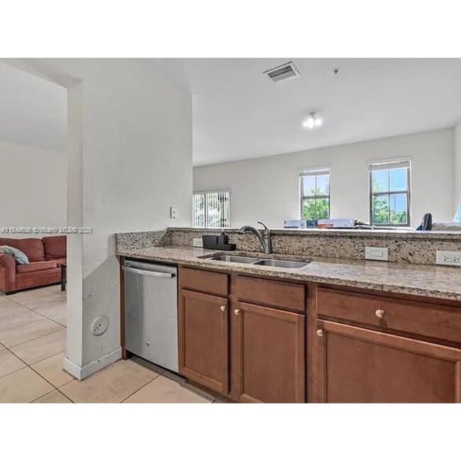 Photo - 10620 NW 88th St