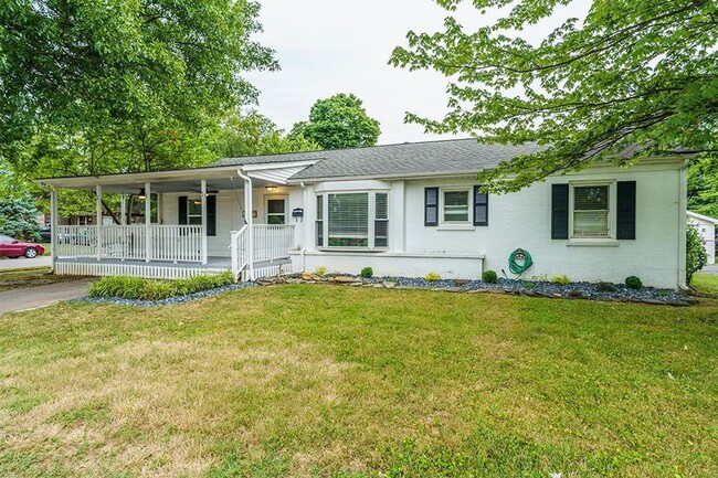 Photo - Charming 3 bedroom 2 bath home in Southland neighborhood!