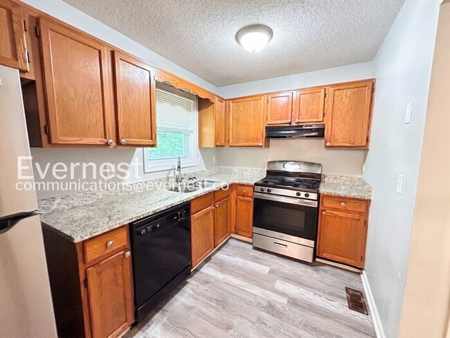 Photo - 229 Hampton Dr