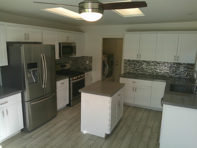 Photo - 973 Cedar Pines St