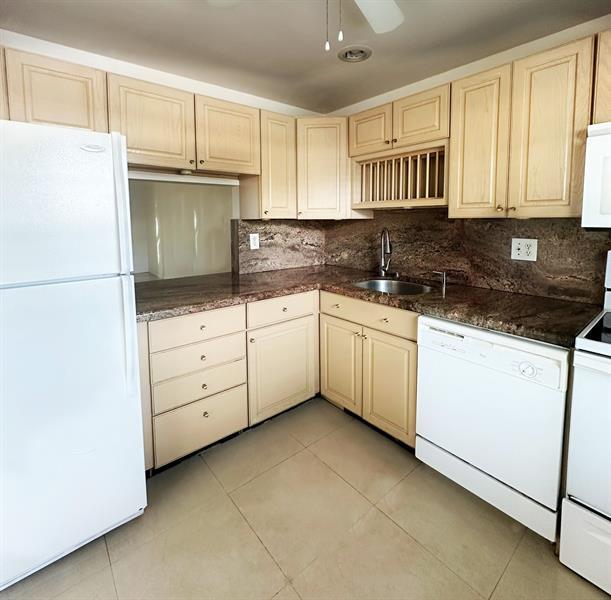 Photo - 7500 NW 5th Ct Unidad 103