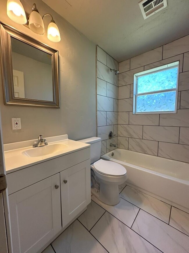 Photo - 3208 NW 30th St