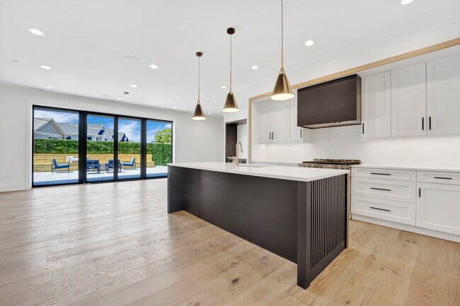 Photo - 4920 N Lincoln Ave Unidad 2W