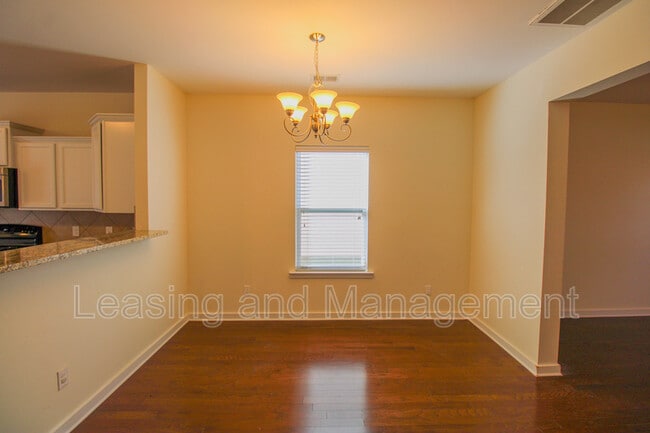 Photo - 4946 Ballantine Dr